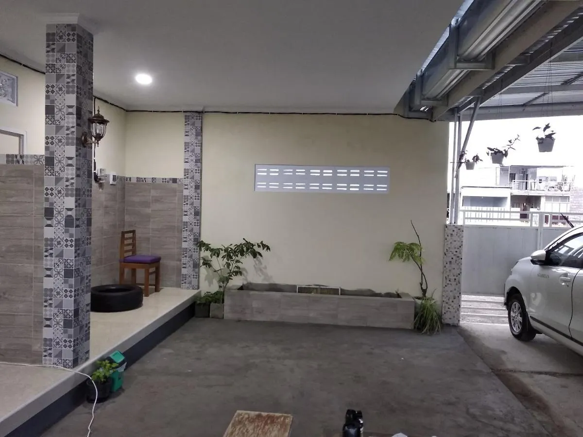 New Szabrian House Vandrehjem Denpasar Indonesien